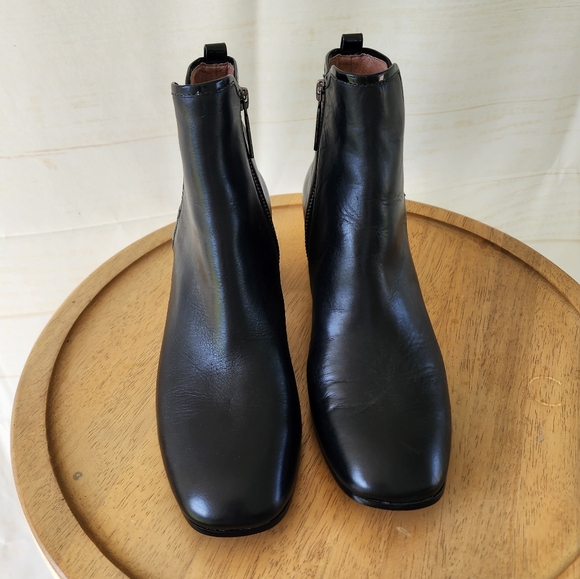 Donald J Pliner Cayto Black Booties Size 8 - Picture 3 of 12